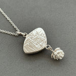 Load image into Gallery viewer, Peach Druzy with Succulent
