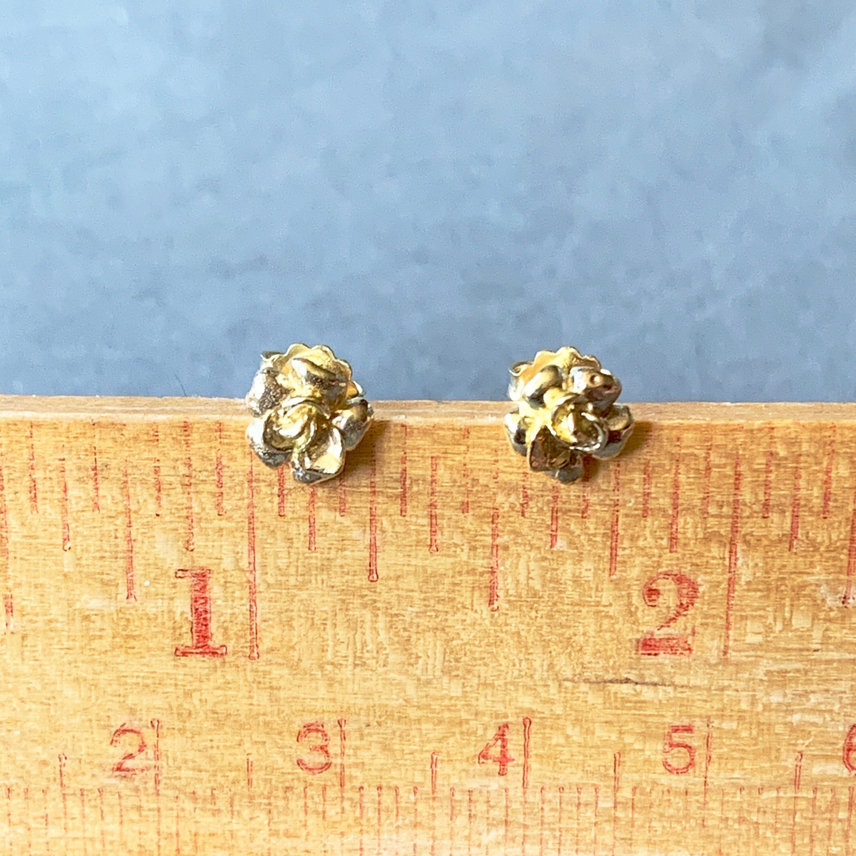 18K Gold Stud Roses