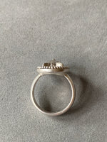 Load image into Gallery viewer, Fox Signet Ring
