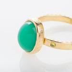 Load image into Gallery viewer, 18K Gold Chrysoprase and Yellow Diamond Ring
