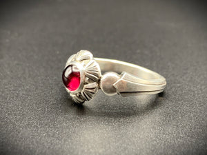 Art Deco Garnet ring in Sterling Silver