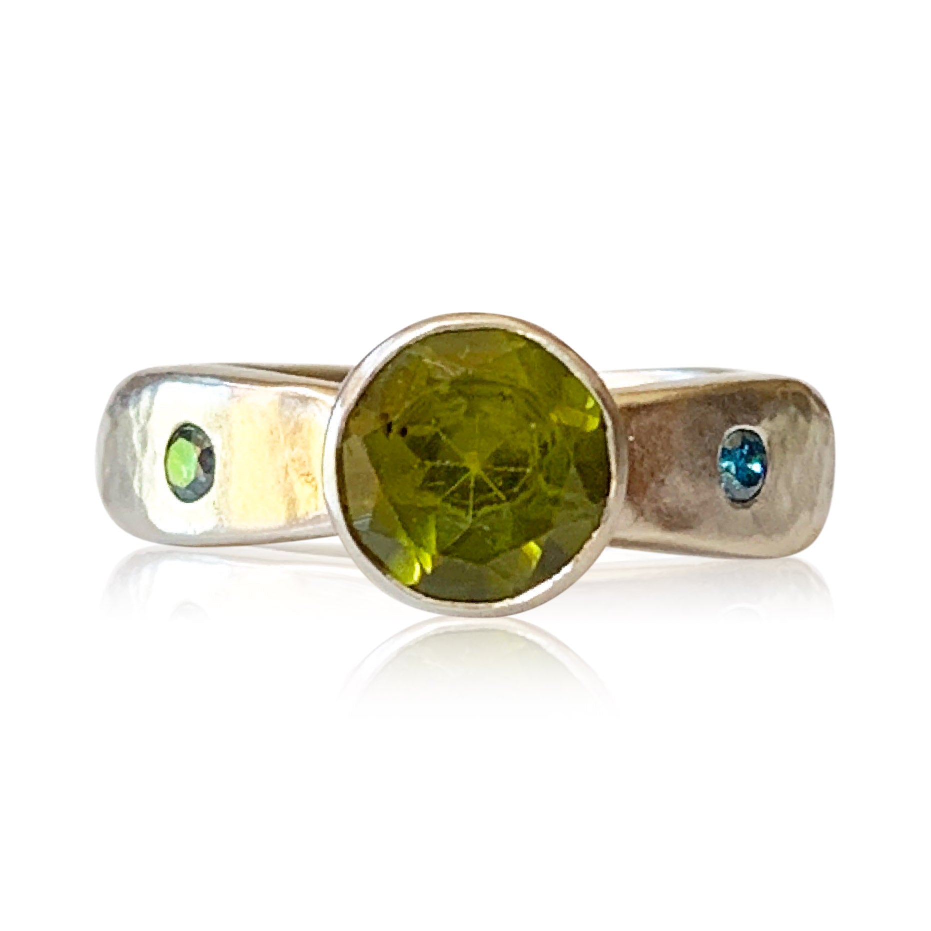 14K White Gold with Peridot and Blue Diamond Ring