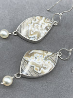 Load image into Gallery viewer, Laguna Lace Agate with Pearls

