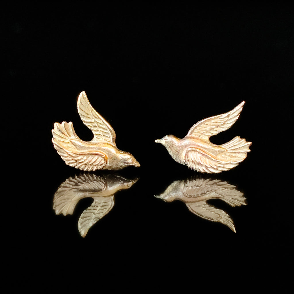 14K gold bird stud earrings. Gold doves.
